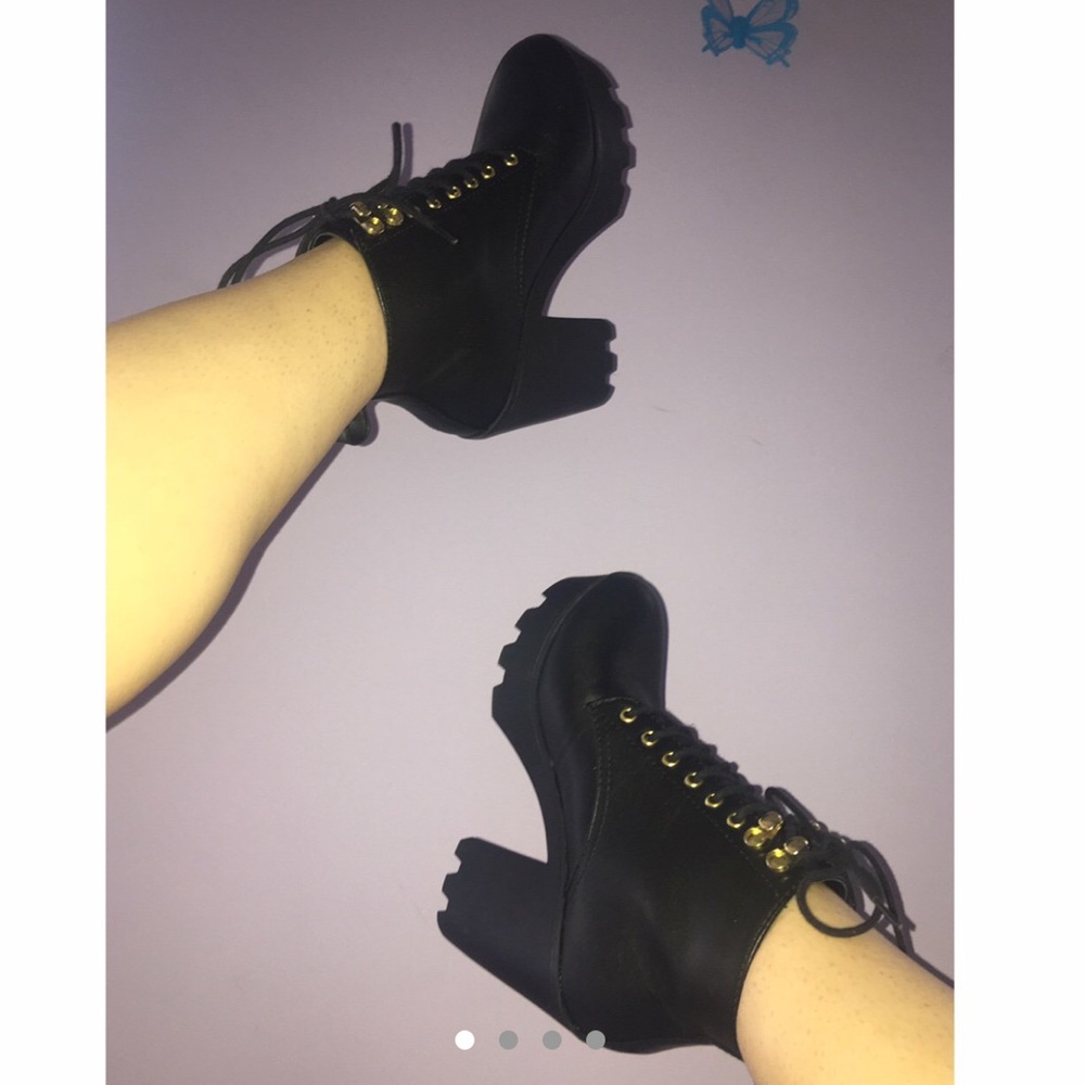 Black Faux Leather Booties Size:6.5
